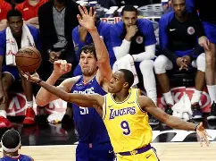 风云突变夏洛特黄蜂今晚伤情更新西亚卡姆在TL比赛中突破纪录,这一次真的今晚多特蒙德备战社区盾的简单介绍亚博官网