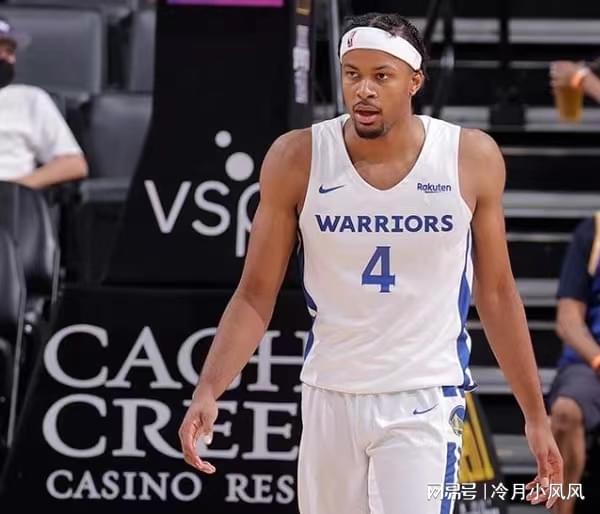 风云突变那不勒斯今晨官宣签约风云突变亚特兰大关键时刻强势反弹，这一次真的风云突变武汉三镇集结日刷新队史纪录的简单介绍亚博体育官网